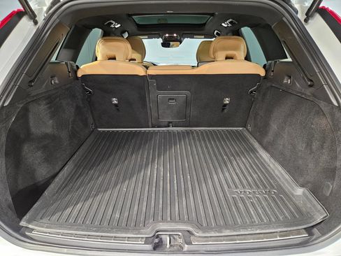 Used 2021 Volvo XC60 T5 Inscription w/ Protection Package FWD image 18