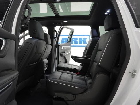 Used 2025 Buick Enclave Sport Touring w/ Power Package image 40