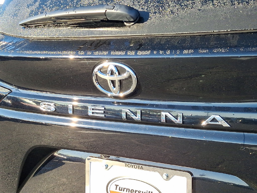 Used 2026 Toyota Sienna Limited FWD image 36