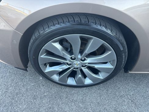 Used 2018 Chevrolet Malibu Premier w/ Premier Sun and Wheel Package image 10