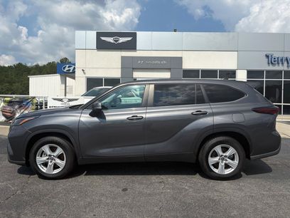 Used 2024 Toyota Highlander LE