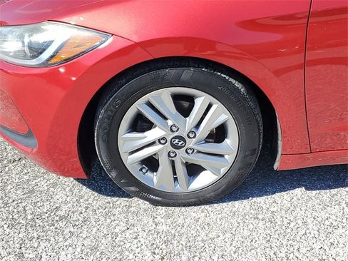 Used 2017 Hyundai Elantra SE image 6