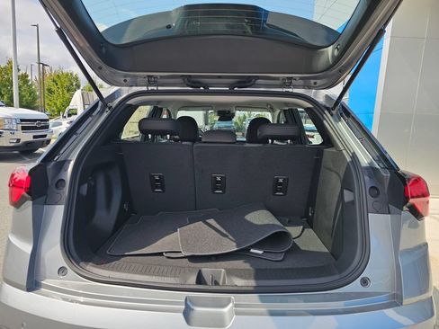 New 2027 Chevrolet Bolt LT w/ Comfort Package FWD image 18