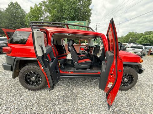 Used 2012 Toyota FJ Cruiser 4WD w/ Upgrade Pkg II image 18