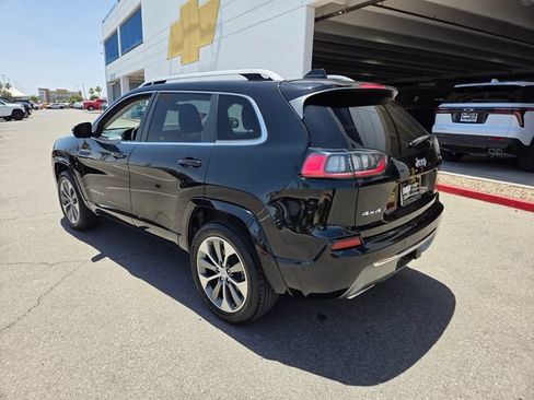 Used 2019 Jeep Cherokee Overland w/ Technology Group AWD/4WD image 4