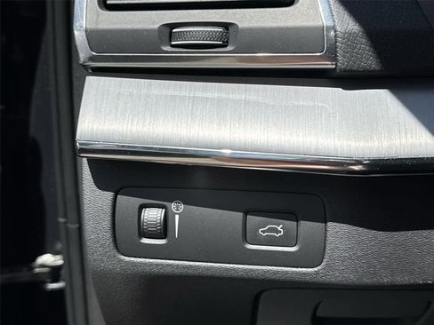 Used 2021 Volvo XC90 T5 Momentum w/ Climate Package AWD/4WD image 18