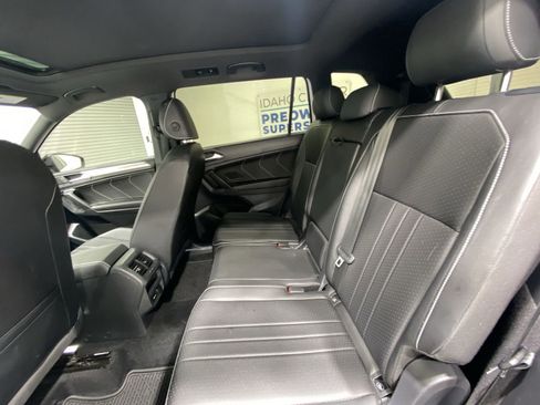 Used 2023 Volkswagen Tiguan SE R-Line image 22