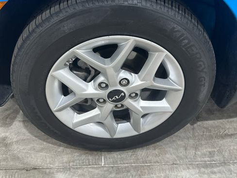 Used 2025 Kia Soul S FWD image 9
