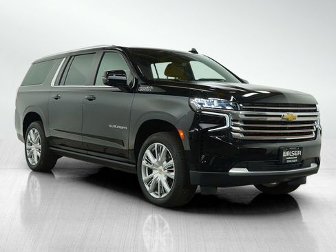 Used 2024 Chevrolet Suburban High Country image 7