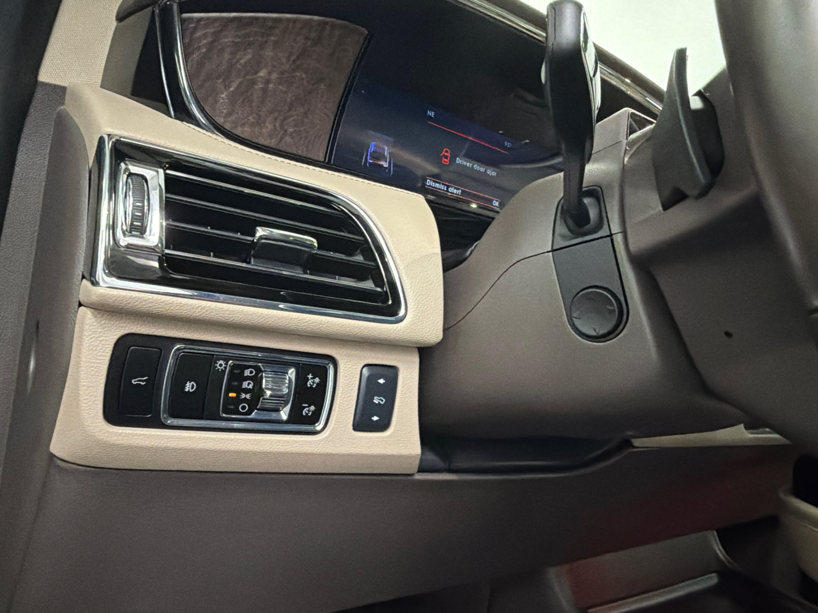 Certified 2024 Lincoln Navigator L Reserve AWD/4WD image 37