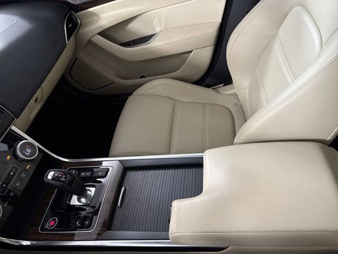 Used 2020 Jaguar XE S image 16