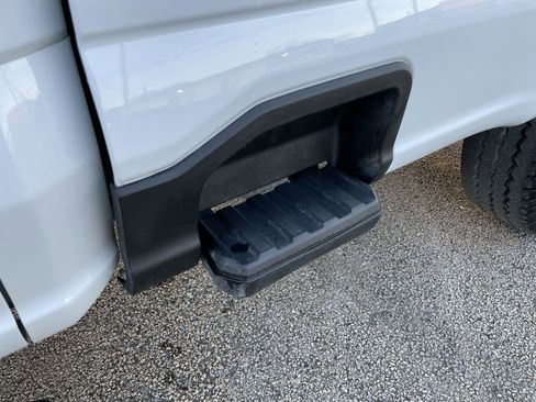 Used 2024 Ford F250 Lariat w/ FX4 Off-Road Package image 43