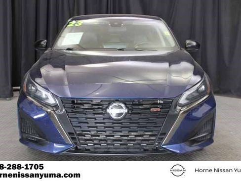 Used 2023 Nissan Altima 2.0 SR FWD image 2