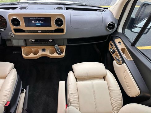 Used 2020 Mercedes-Benz Sprinter 3500 w/ Windows All Around Package image 20