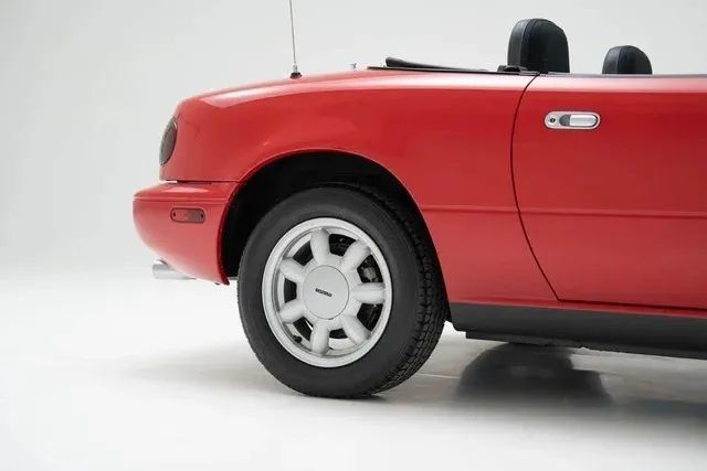 Used 1990 MAZDA MX-5 Miata RWD image 31