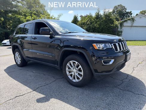 Used 2022 Jeep Grand Cherokee Laredo X AWD/4WD image 1