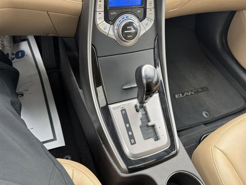 Used 2013 Hyundai Elantra Limited w/ Technology Pkg image 16