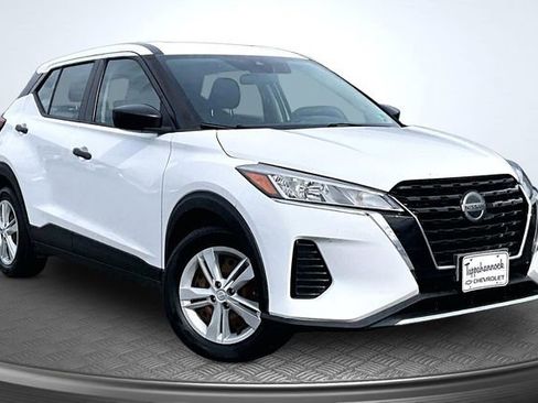 Used 2021 Nissan Kicks S image 3