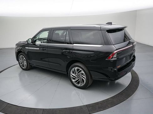 Used 2025 Lincoln Navigator Reserve AWD/4WD image 6