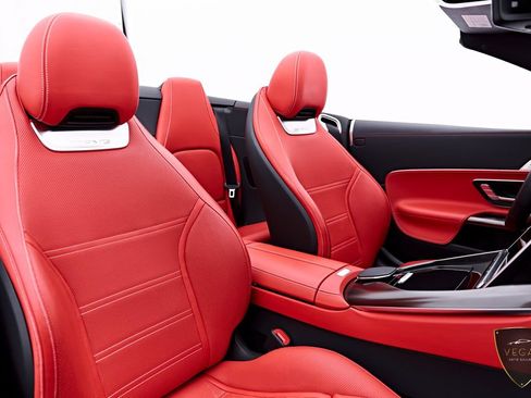 Used 2025 Mercedes-Benz SL 43 AMG w/ Driver Assistance Package image 57