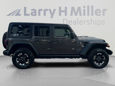 Used 2024 Jeep Wrangler Unlimited Rubicon 4xe w/ Technology Group AWD/4WD image 6