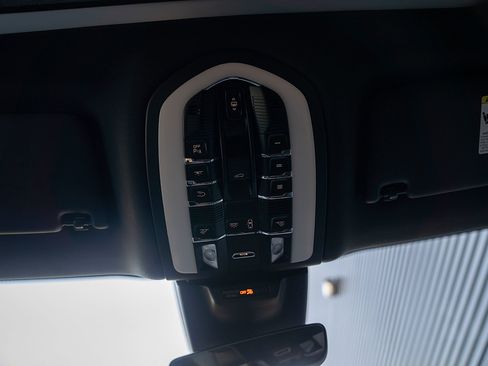 Used 2026 Porsche Macan S AWD/4WD image 10