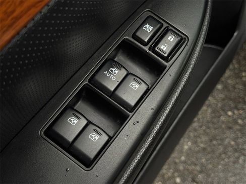 Used 2013 Subaru Outback 2.5i Limited w/ Moonroof Pkg image 11