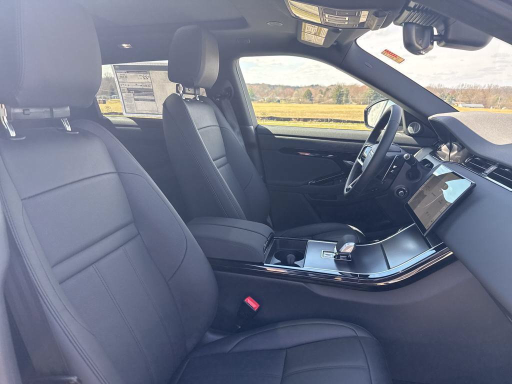 Certified 2026 Land Rover Range Rover Evoque Dynamic SE AWD/4WD image 18