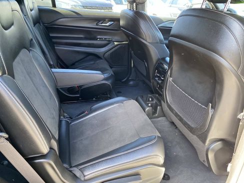 Used 2023 Jeep Grand Cherokee L Laredo AWD/4WD image 23