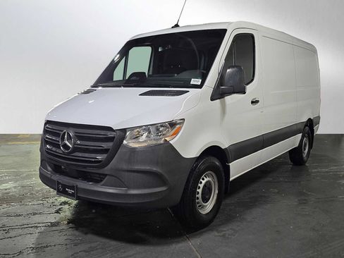 Used 2025 Mercedes-Benz Sprinter 2500 image 7
