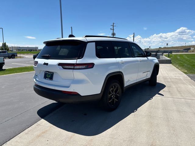 Used 2024 Jeep Grand Cherokee L Altitude AWD/4WD image 3