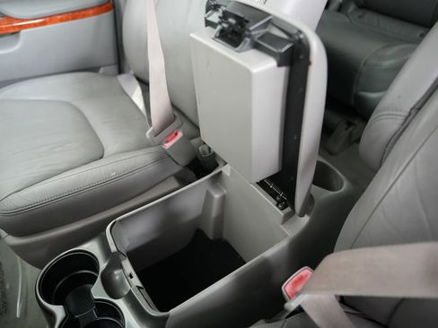 Used 2010 Toyota Sienna XLE Limited image 33