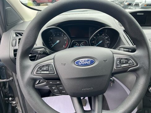 Used 2017 Ford Escape S image 10