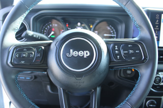 Used 2024 Jeep Wrangler Unlimited Rubicon 4xe AWD/4WD image 19