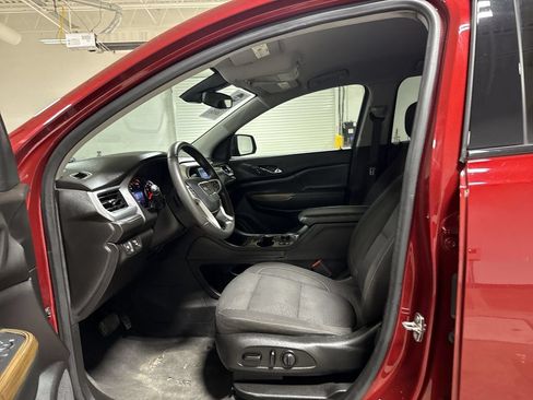 Used 2021 GMC Acadia SLE w/ Driver Convenience Package FWD image 19