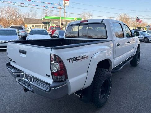 Used 2013 Toyota Tacoma 4x4 Double Cab w/ TRD Off-Road Pkg image 5