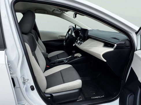 Used 2023 Toyota Corolla LE FWD image 51