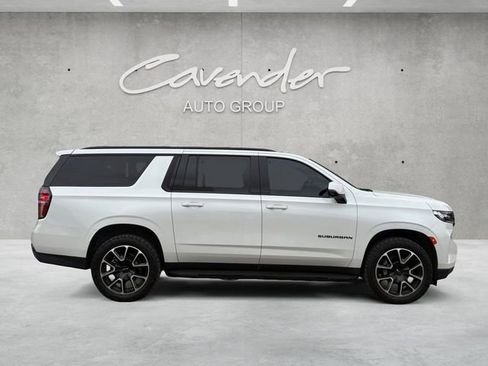 Used 2023 Chevrolet Suburban RST w/ Luxury Package image 17