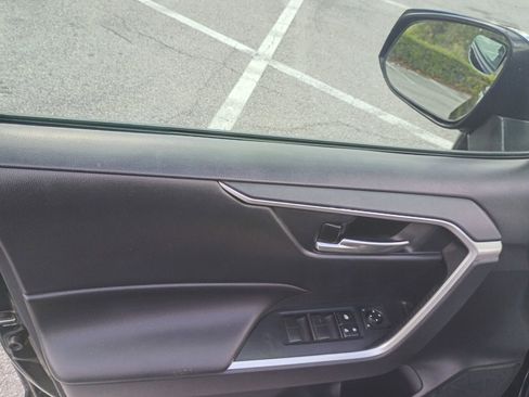 Used 2019 Toyota RAV4 XLE image 30