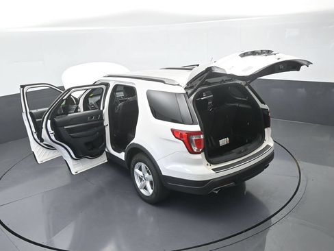 Used 2018 Ford Explorer XLT w/ Equipment Group 202A FWD image 69