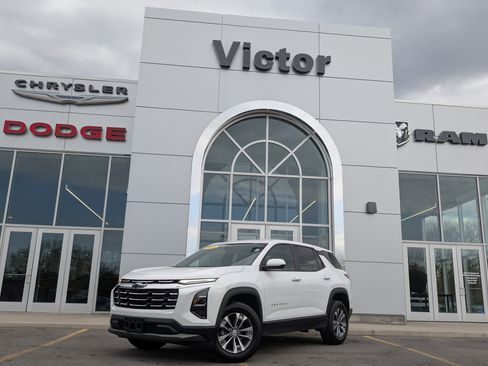 Used 2025 Chevrolet Equinox LT w/ Safety and Technology Package FWD image 1