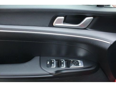 Used 2025 Kia K5 LXS image 18