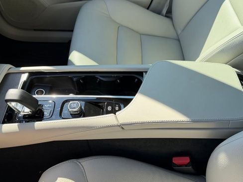 Used 2025 Volvo XC90 T8 Plus w/ Protection Package image 13