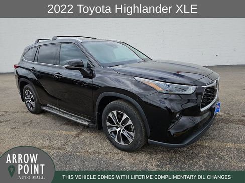 Used 2022 Toyota Highlander XLE FWD image 1