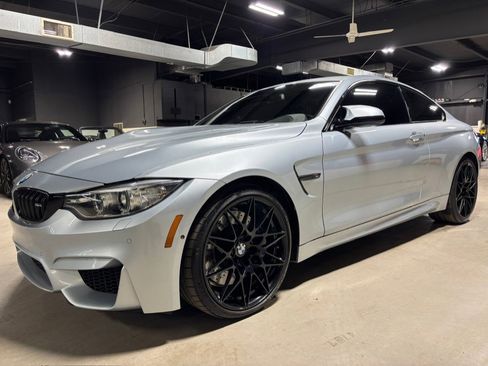 Used 2017 BMW M4 Coupe RWD image 5