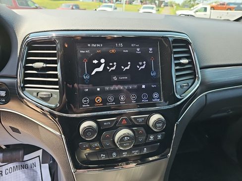 Used 2019 Jeep Grand Cherokee Limited AWD/4WD image 20