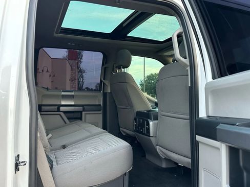 Used 2018 Ford F250 XLT w/ XLT Premium Package image 17