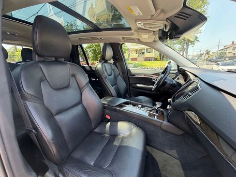 Used 2018 Volvo XC90 T5 Momentum w/ Convenience Package AWD/4WD image 13