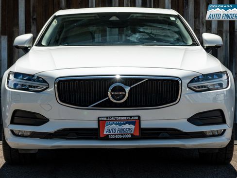 Used 2018 Volvo S90 T5 Momentum w/ Convenience Package image 5