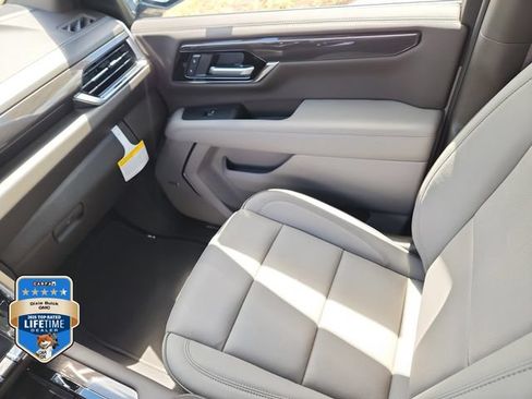 New 2026 GMC Yukon XL Elevation AWD/4WD image 15
